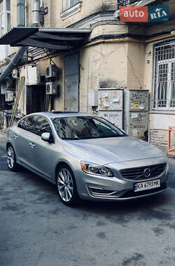 Седан Volvo S60 2016 в Киеве