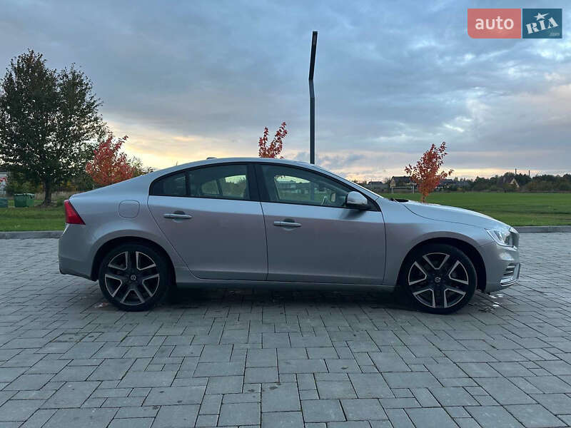 Седан Volvo S60 2017 в Рівному