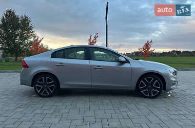 Седан Volvo S60 2017 в 