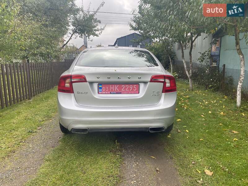 Седан Volvo S60 2013 в Луцке