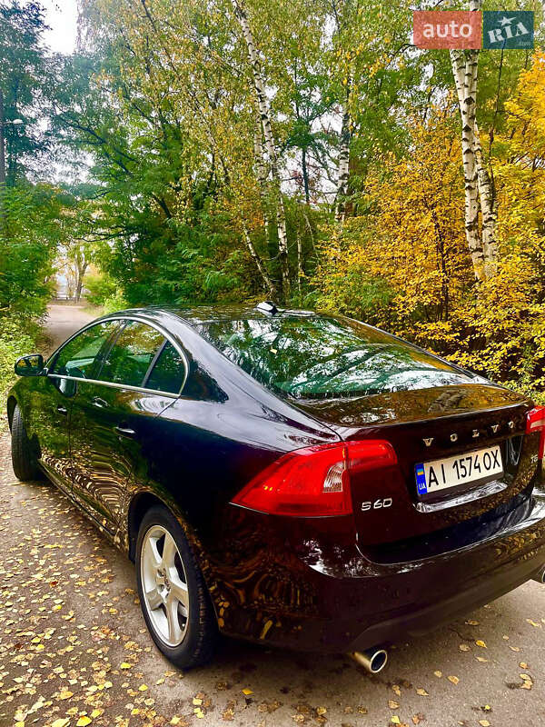 Седан Volvo S60 2012 в Чернигове