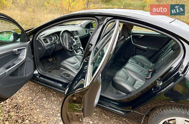 Седан Volvo S60 2012 в  фото 6 Седан Volvo S60 2012 в