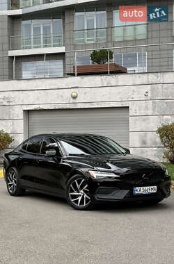 Седан Volvo S60 2020 в 