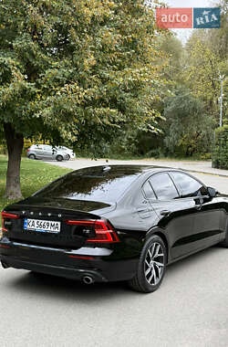 Седан Volvo S60 2020 в 