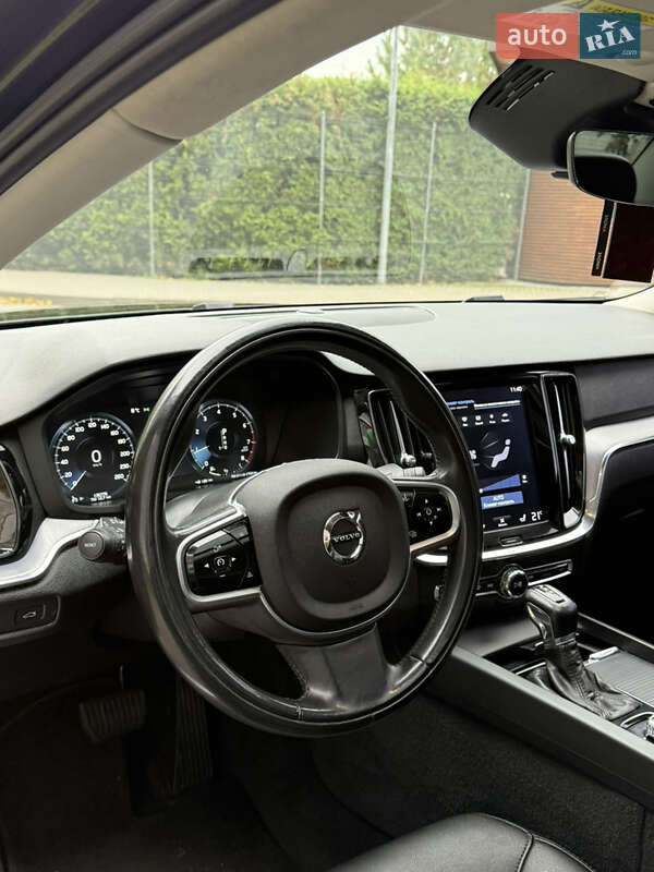 Седан Volvo S60 2020 в Киеве