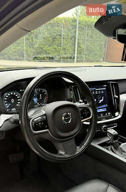 Седан Volvo S60 2020 в 