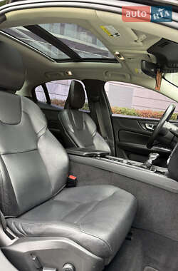 Седан Volvo S60 2020 в 