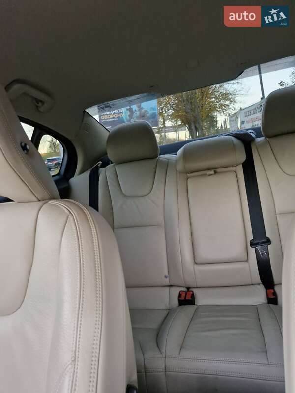 Седан Volvo S60 2013 в Львове
