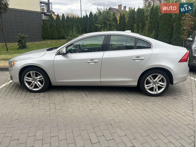 Седан Volvo S60 2013 в Киеве