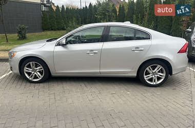 Седан Volvo S60 2013 в 