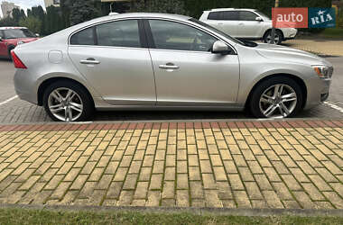 Седан Volvo S60 2013 в 