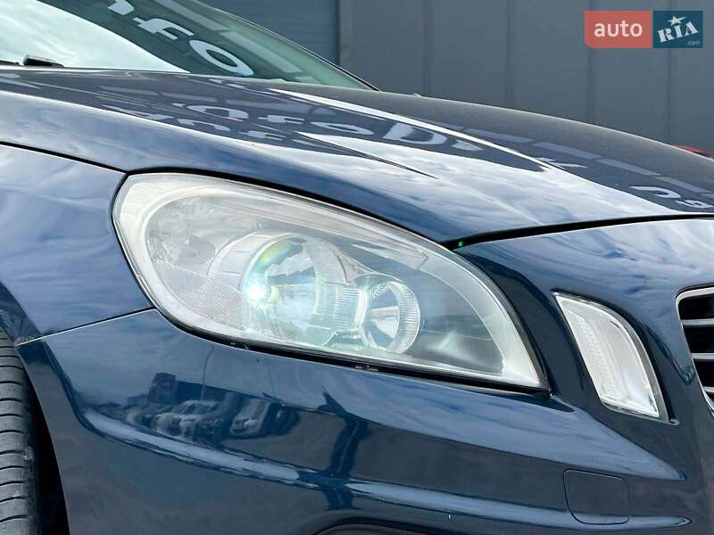 Седан Volvo S60 2012 в Львове