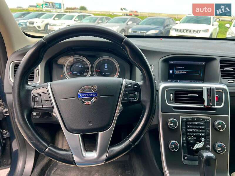 Седан Volvo S60 2012 в Львове