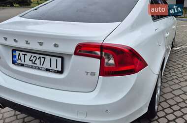 Седан Volvo S60 2012 в 