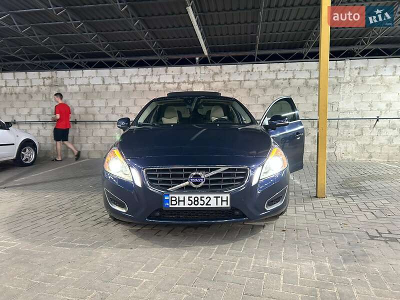 Седан Volvo S60 2012 в Болграді