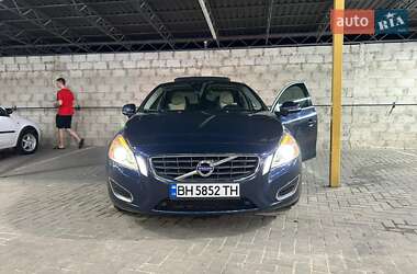 Седан Volvo S60 2012 в 