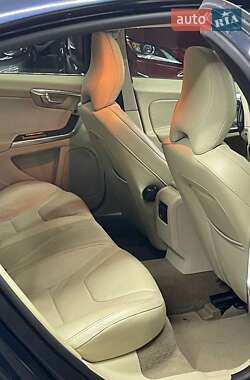 Седан Volvo S60 2012 в 