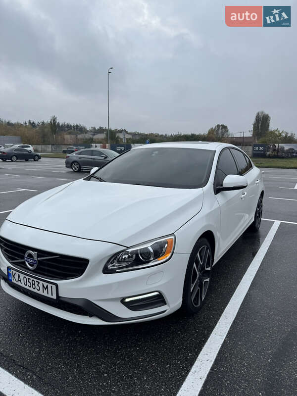 Седан Volvo S60 2016 в Києві