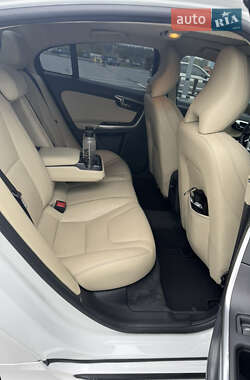 Седан Volvo S60 2016 в 