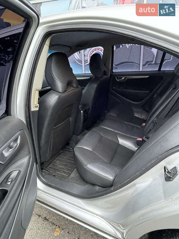 Седан Volvo S60 2006 в Киеве фото 8 Седан Volvo S60 2006 в Киеве
