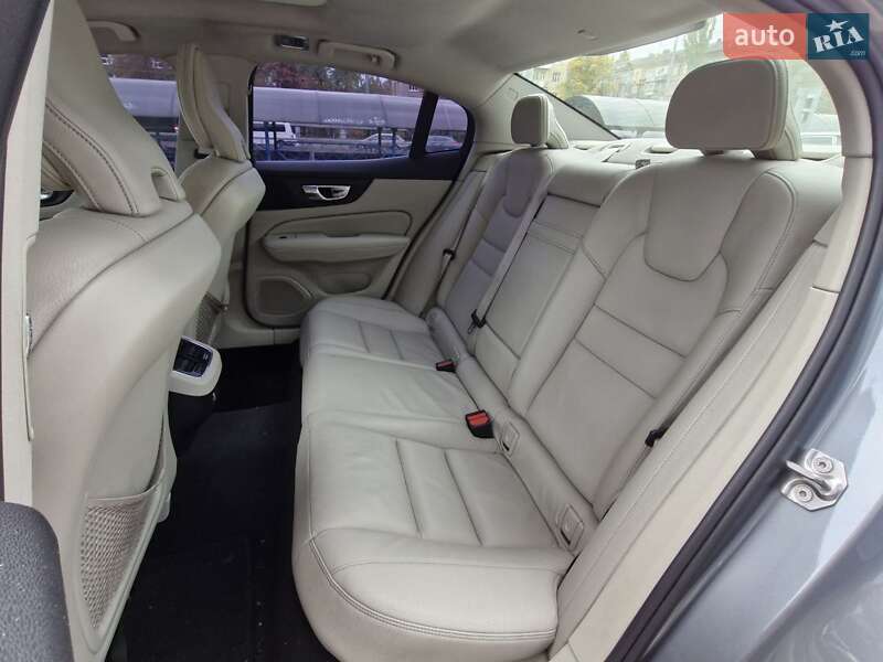 Седан Volvo S60 2018 в Києві фото 12 Седан Volvo S60 2018 в Києві