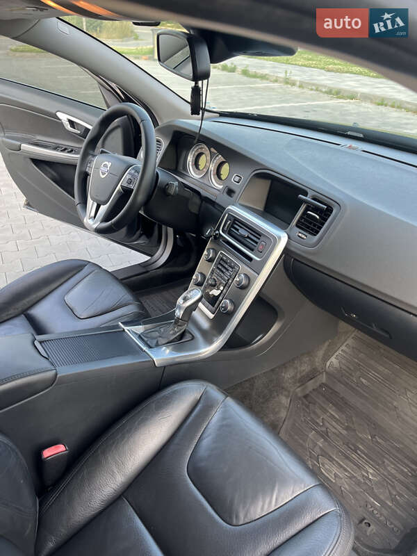 Седан Volvo S60 2012 в Киеве фото 11 Седан Volvo S60 2012 в Киеве