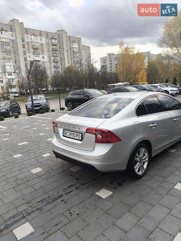 Седан Volvo S60 2011 в Трускавці