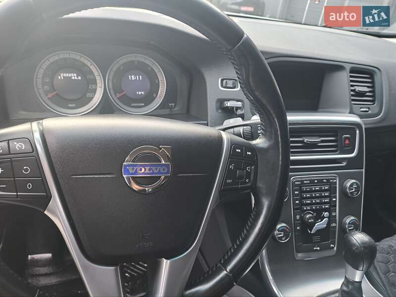 Седан Volvo S60 2011 в Трускавці