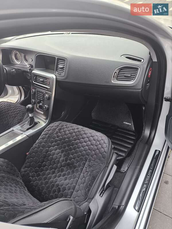 Седан Volvo S60 2011 в Трускавці