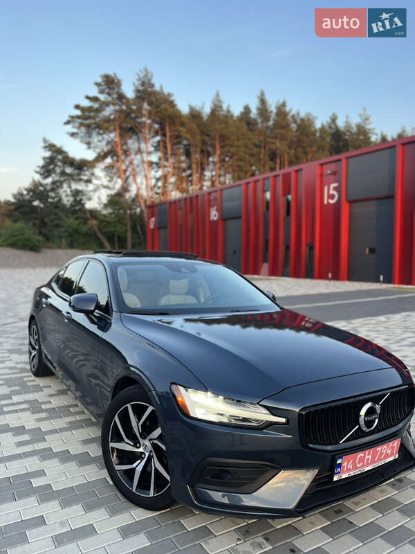 Седан Volvo S60 2020 в Львове