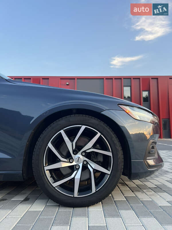 Седан Volvo S60 2020 в Львове