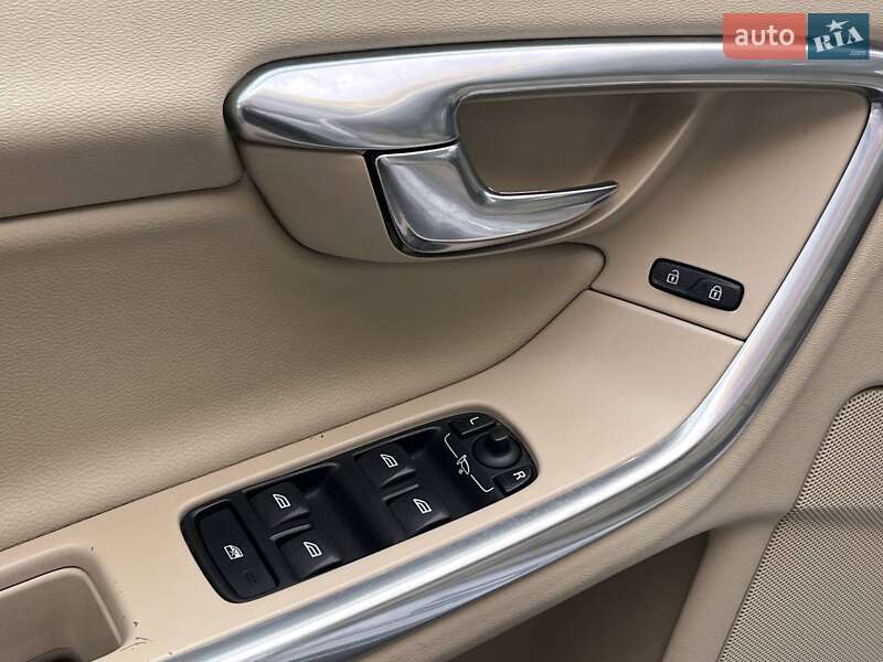 Седан Volvo S60 2014 в Івано-Франківську