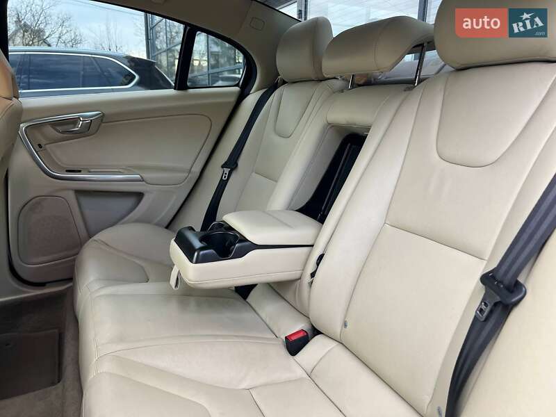 Седан Volvo S60 2014 в Івано-Франківську