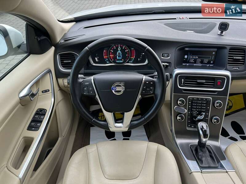 Седан Volvo S60 2014 в Івано-Франківську