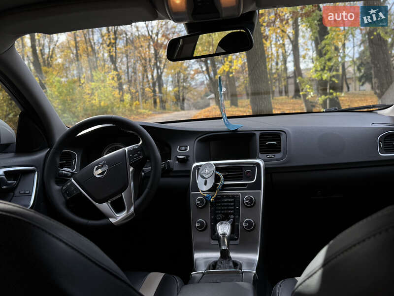 Седан Volvo S60 2013 в Києві фото 32 Седан Volvo S60 2013 в Києві