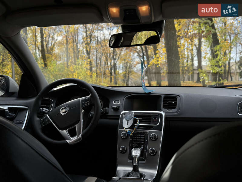 Седан Volvo S60 2013 в Києві фото 34 Седан Volvo S60 2013 в Києві