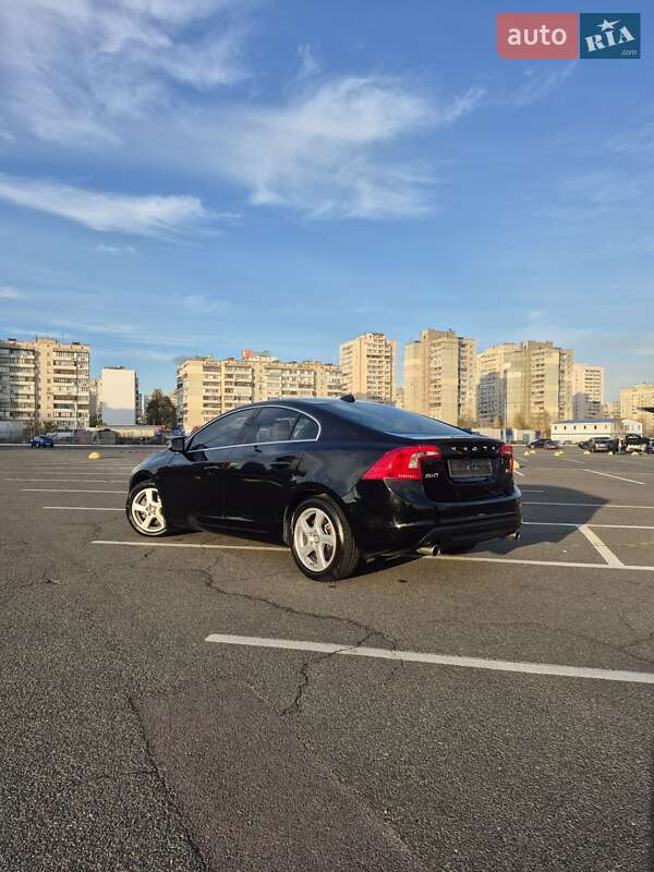 Седан Volvo S60 2012 в Киеве