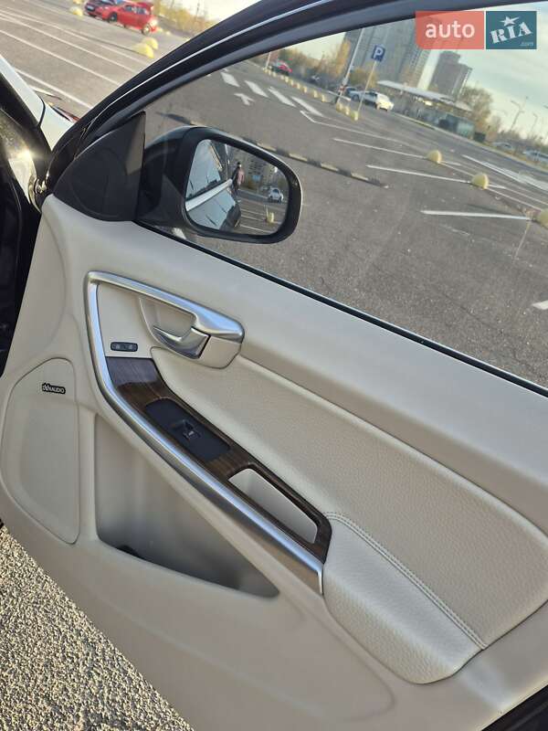 Седан Volvo S60 2012 в Киеве
