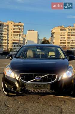 Седан Volvo S60 2012 в Києві