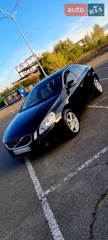 Седан Volvo S60 2012 в Киеве