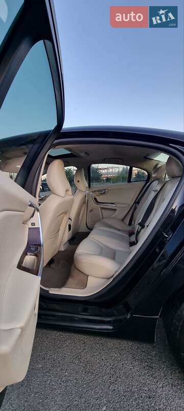 Седан Volvo S60 2012 в Киеве