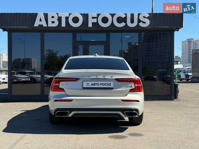 Седан Volvo S60 2019 в Києві