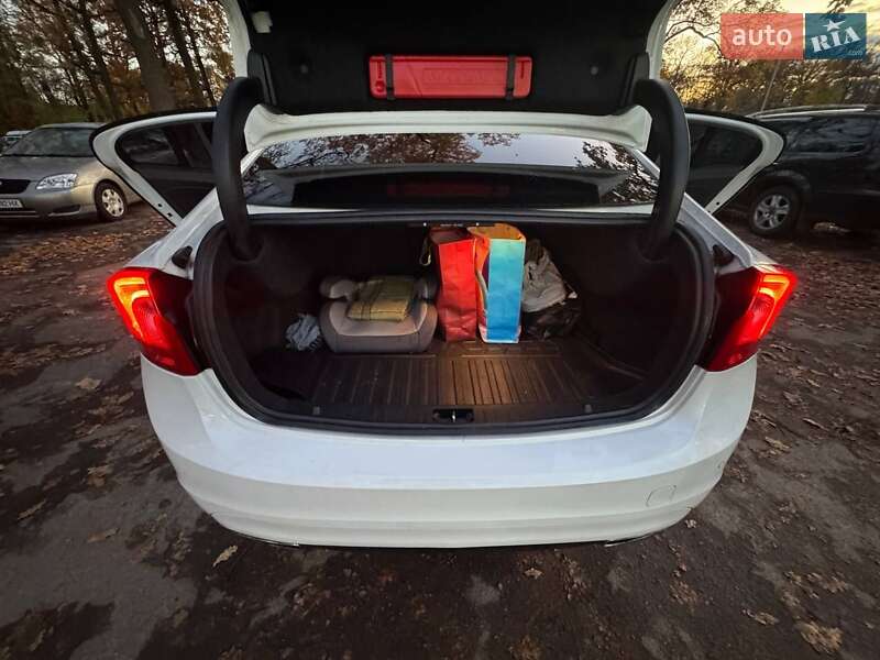 Седан Volvo S60 2017 в Житомирі