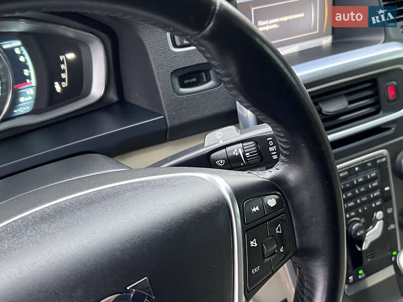 Седан Volvo S60 2014 в Нововолынске