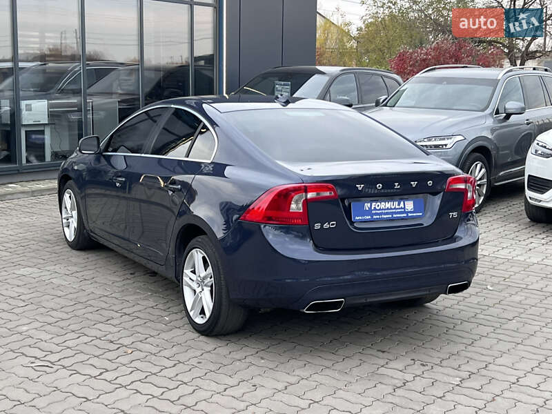 Седан Volvo S60 2014 в Нововолынске