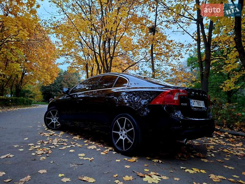Седан Volvo S60 2012 в Ивано-Франковске