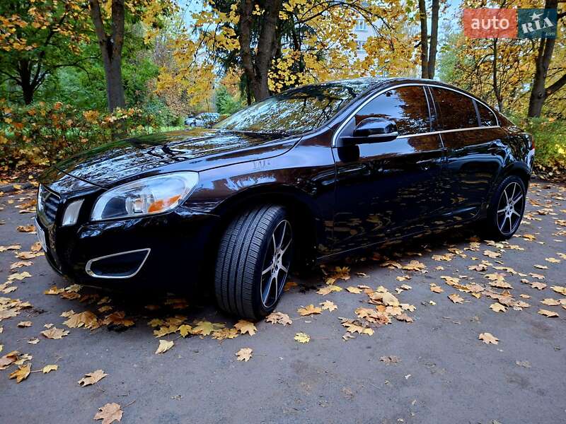 Седан Volvo S60 2012 в Ивано-Франковске