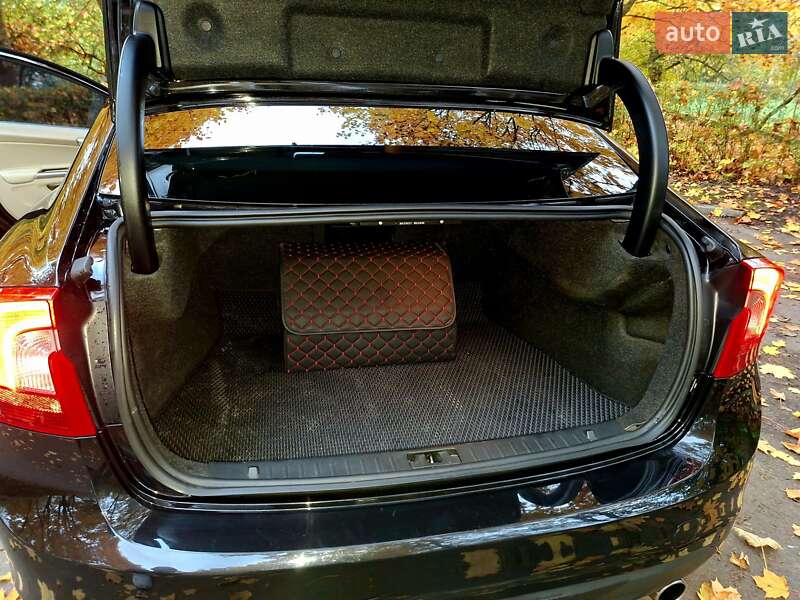 Седан Volvo S60 2012 в Ивано-Франковске