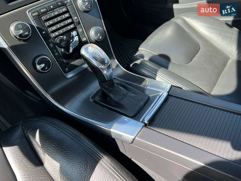 Седан Volvo S60 2013 в Киеве фото 18 Седан Volvo S60 2013 в Киеве