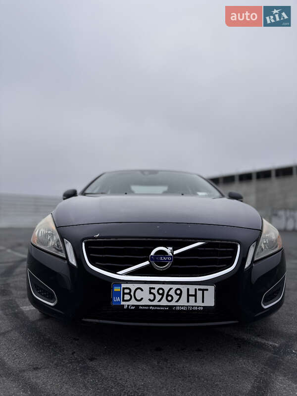 Седан Volvo S60 2013 в Львове